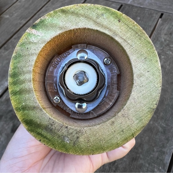 Vintage William Bounds Pepper Mill Grinder Wood Green Red Polka Dot - Picture 11 of 11